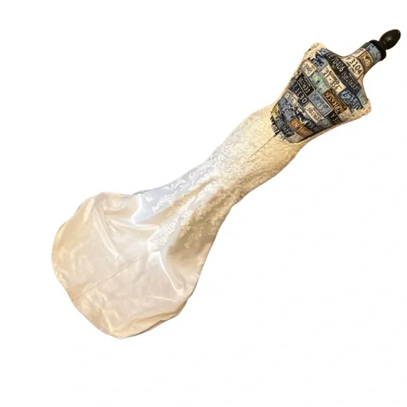 Essense of Australia Wedding Dress Sz 10 - Picture 4 of 13